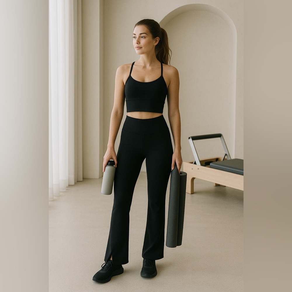 Abercrombie YPB sculptLUX Sports Bra in black